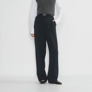 Aritzia The Effortless Pant